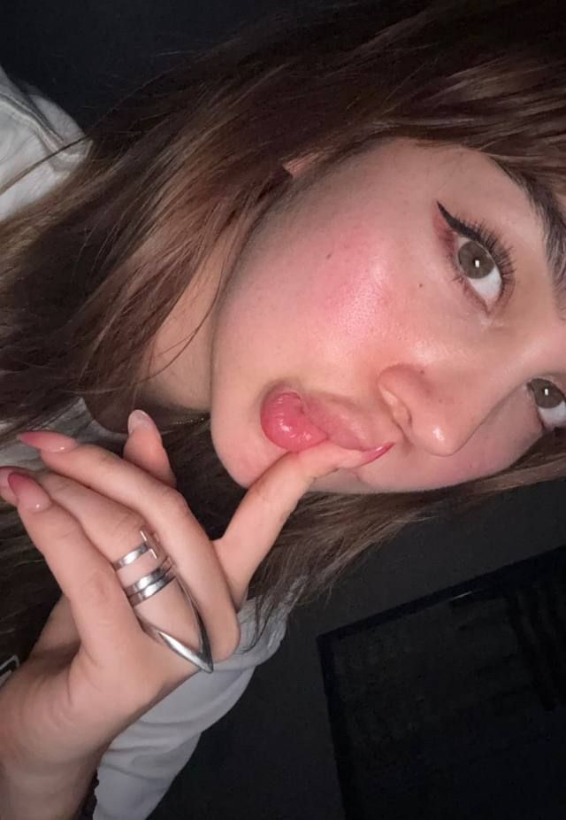 NO PAYMENT REQUIRED- SEXY SINGLE MOM AND TO HAVE FUN I’m a sexy mom of two kids. A single mom and I’m very horny all the ti - Image 3